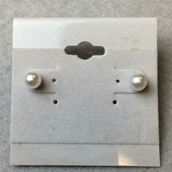 Jewelry - New Small White Ball Stud Earrings